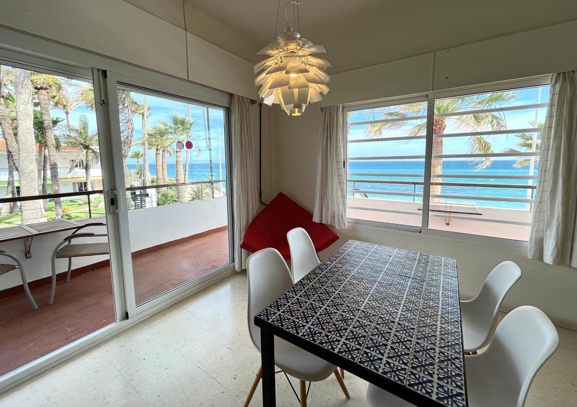 Apartamentos Playa Torrecilla Nerja Bagian luar foto