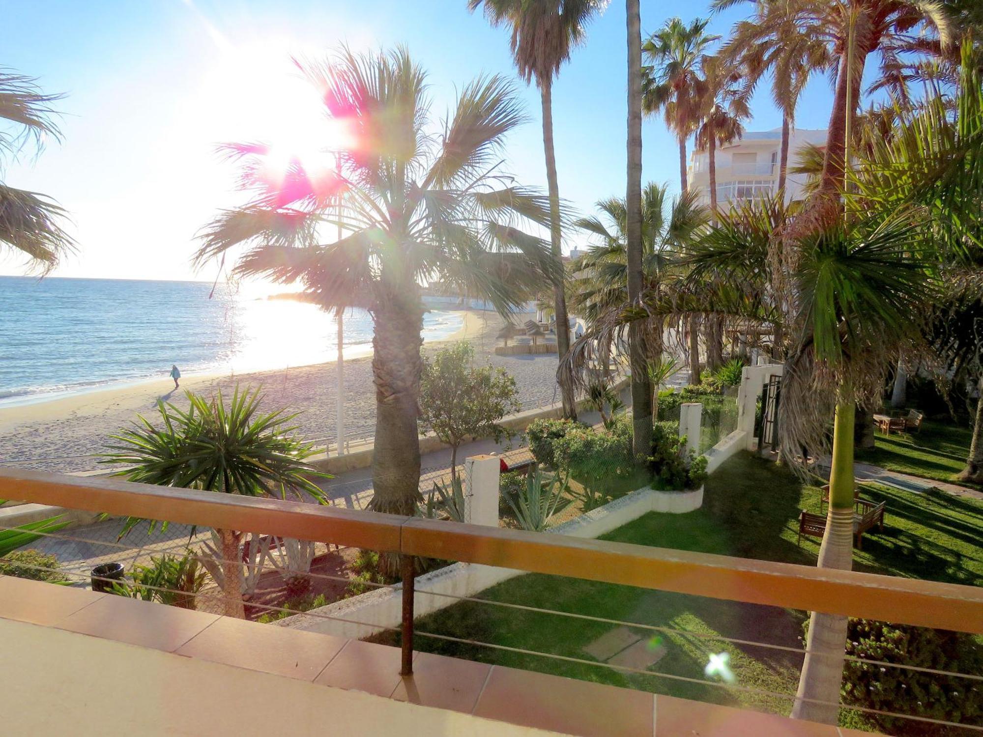 Apartamentos Playa Torrecilla Nerja Bagian luar foto