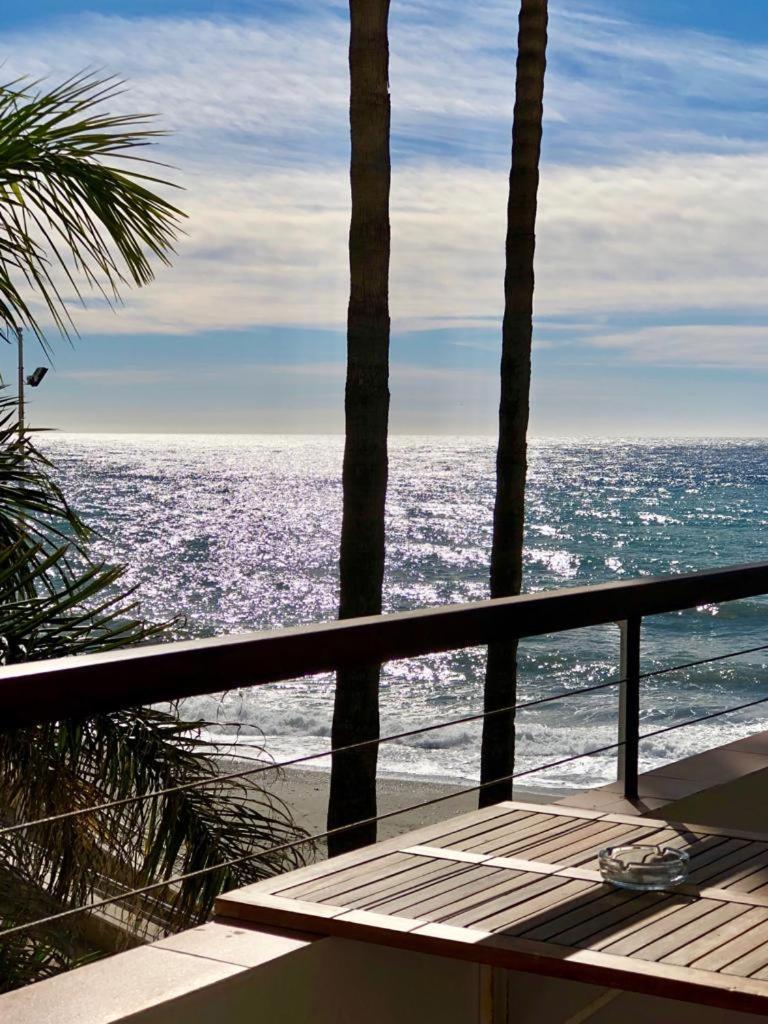 Apartamentos Playa Torrecilla Nerja Bagian luar foto