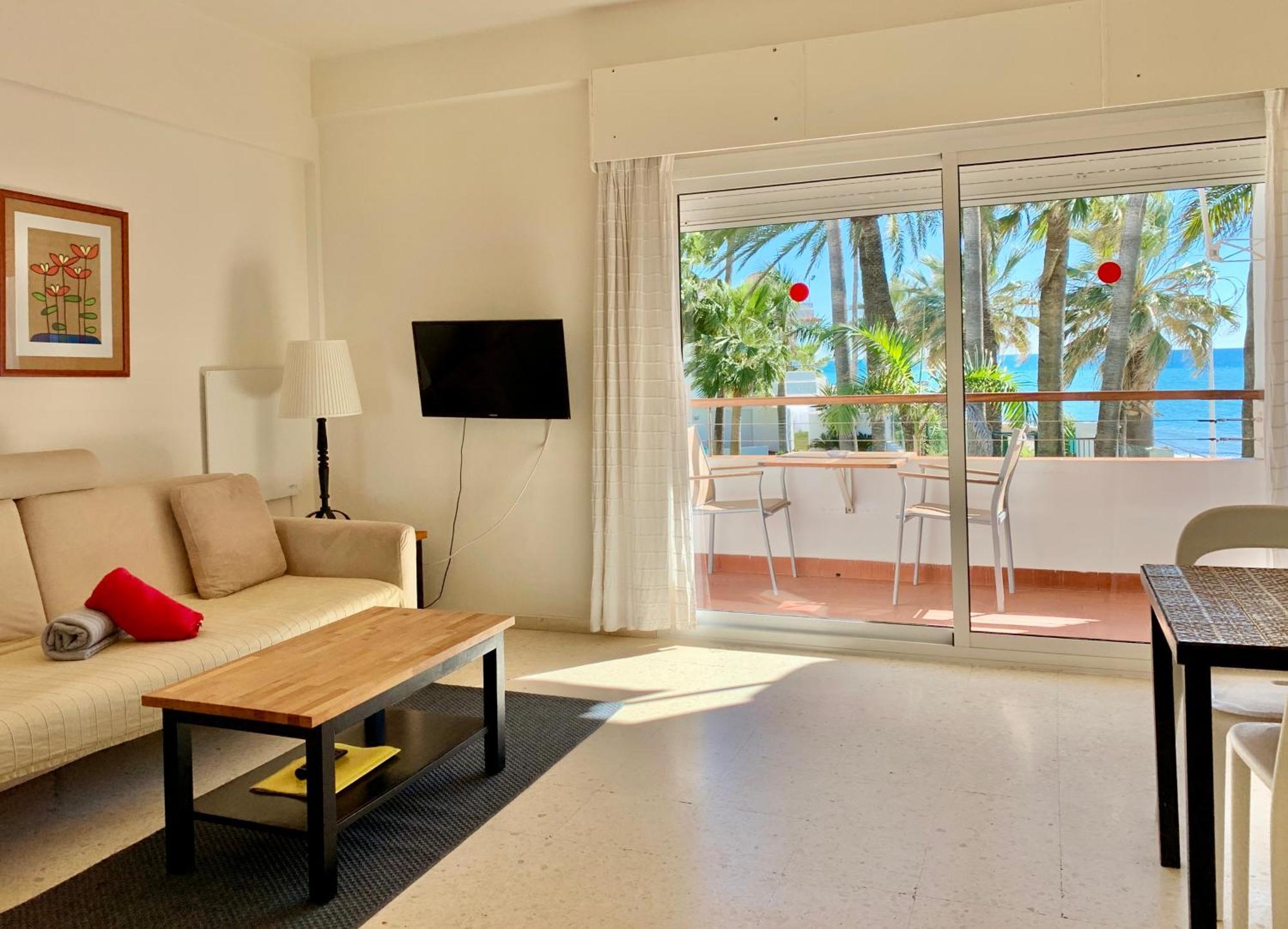 Apartamentos Playa Torrecilla Nerja Bagian luar foto