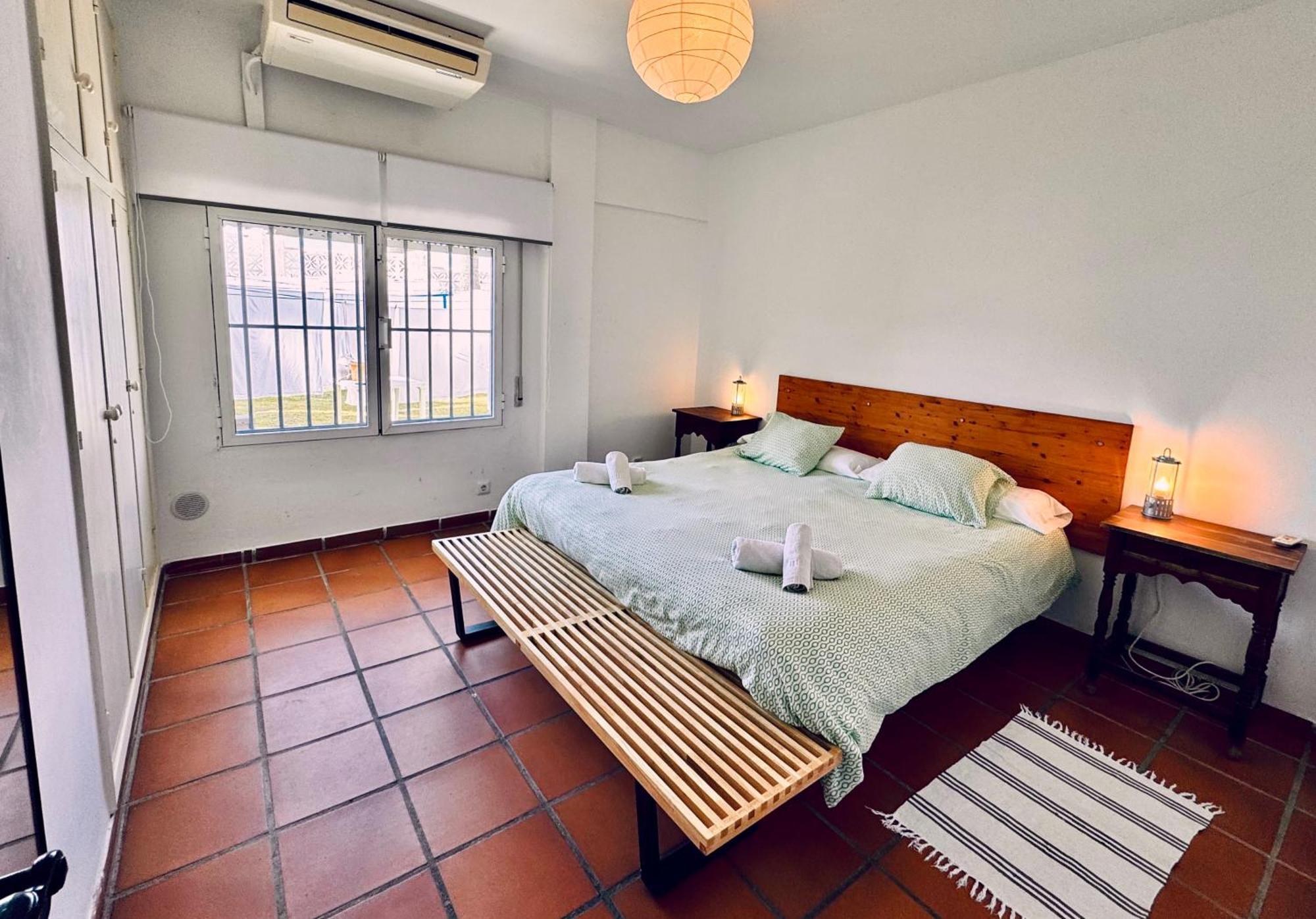 Apartamentos Playa Torrecilla Nerja Ruang foto