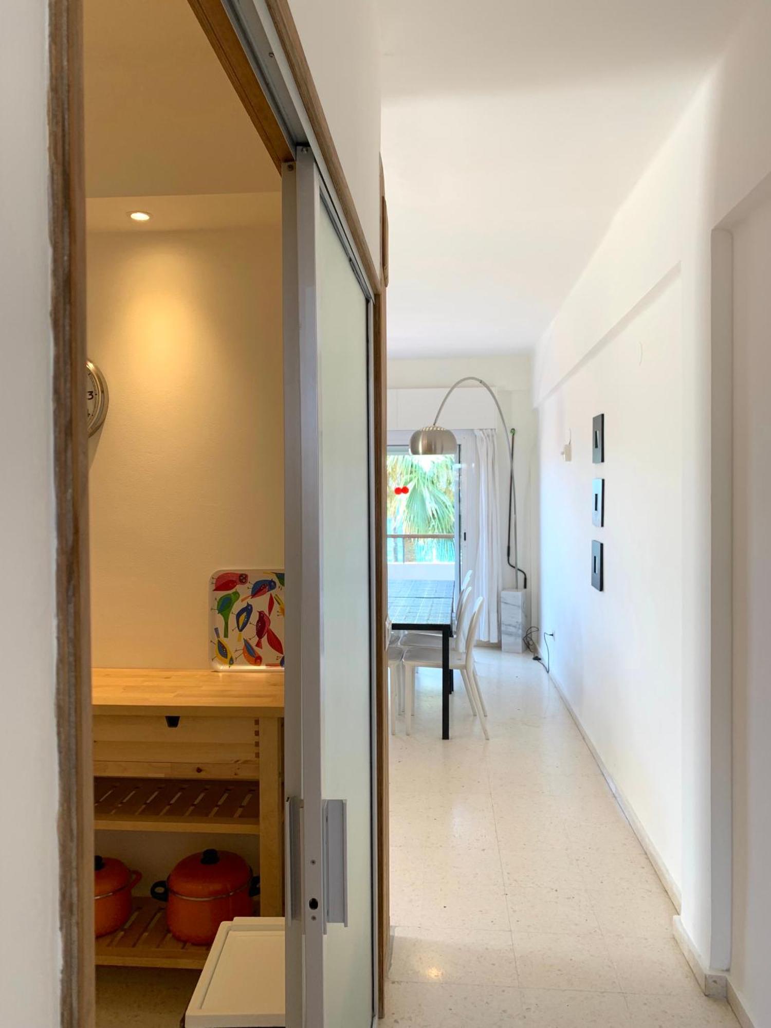 Apartamentos Playa Torrecilla Nerja Ruang foto