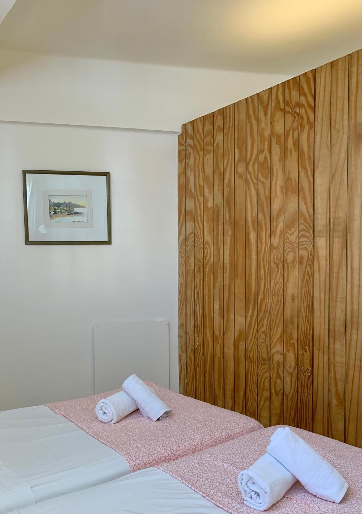 Apartamentos Playa Torrecilla Nerja Ruang foto