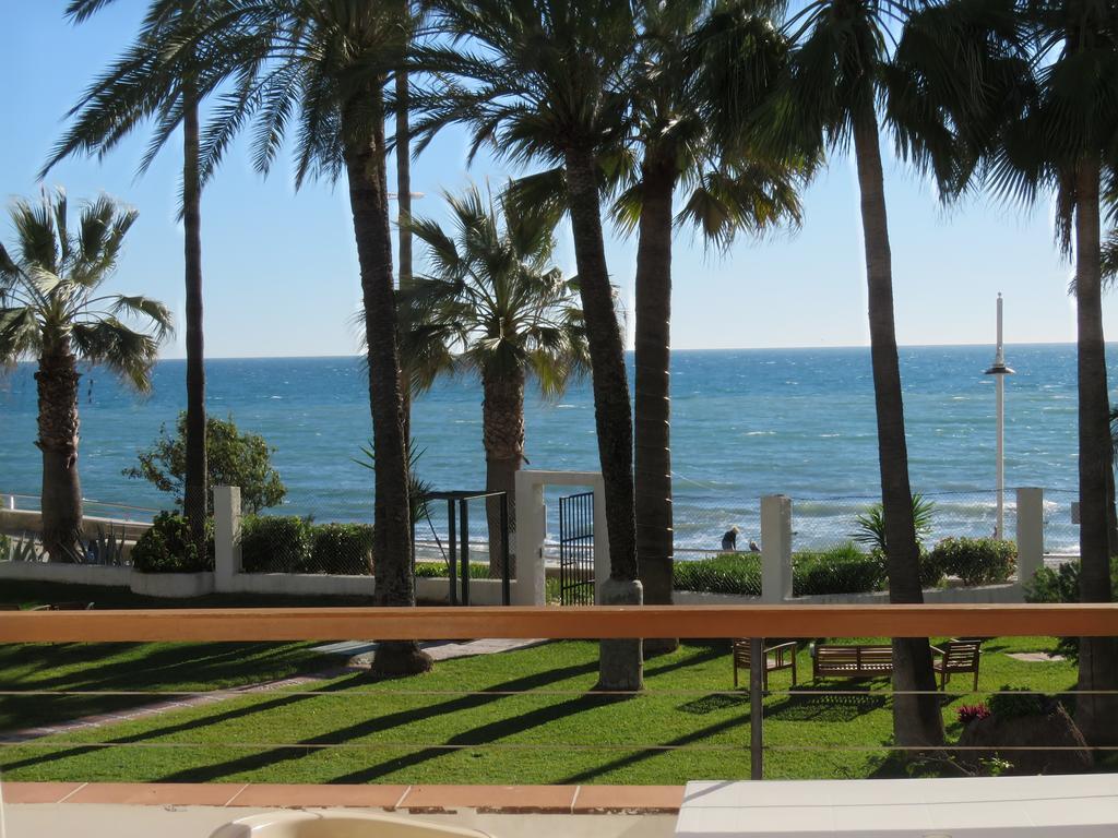 Apartamentos Playa Torrecilla Nerja Bagian luar foto