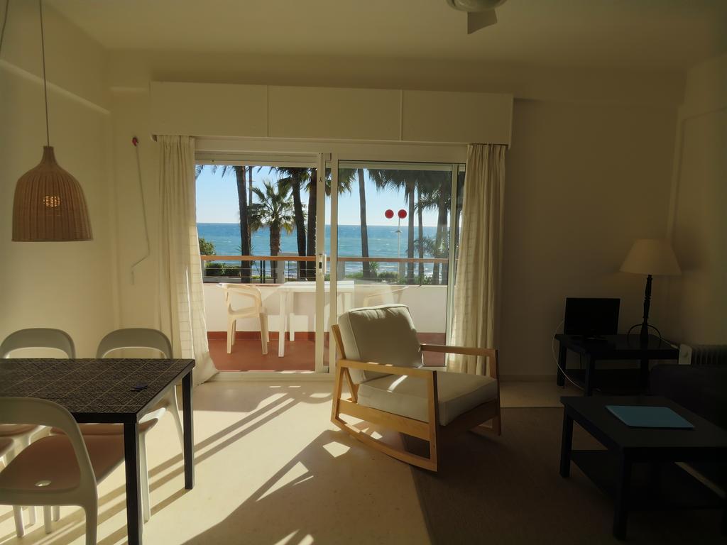 Apartamentos Playa Torrecilla Nerja Bagian luar foto