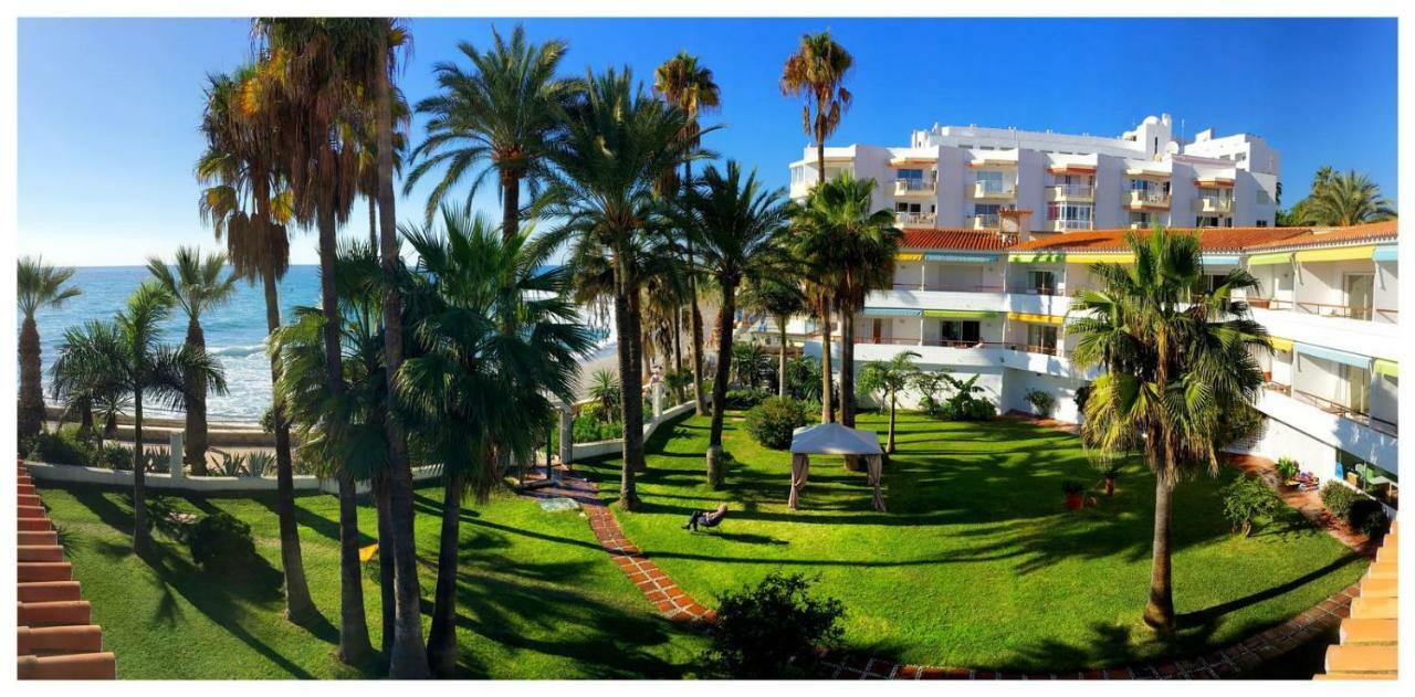 Apartamentos Playa Torrecilla Nerja Bagian luar foto