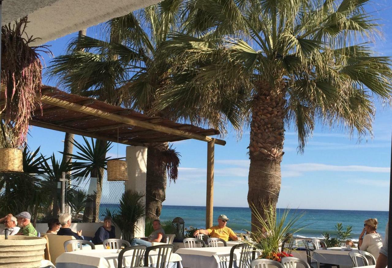 Apartamentos Playa Torrecilla Nerja Bagian luar foto
