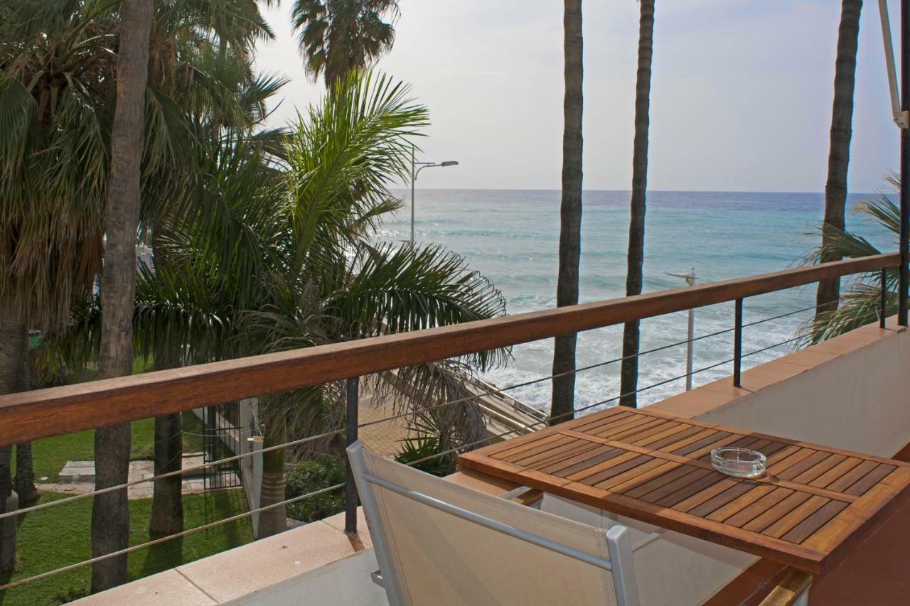 Apartamentos Playa Torrecilla Nerja Bagian luar foto