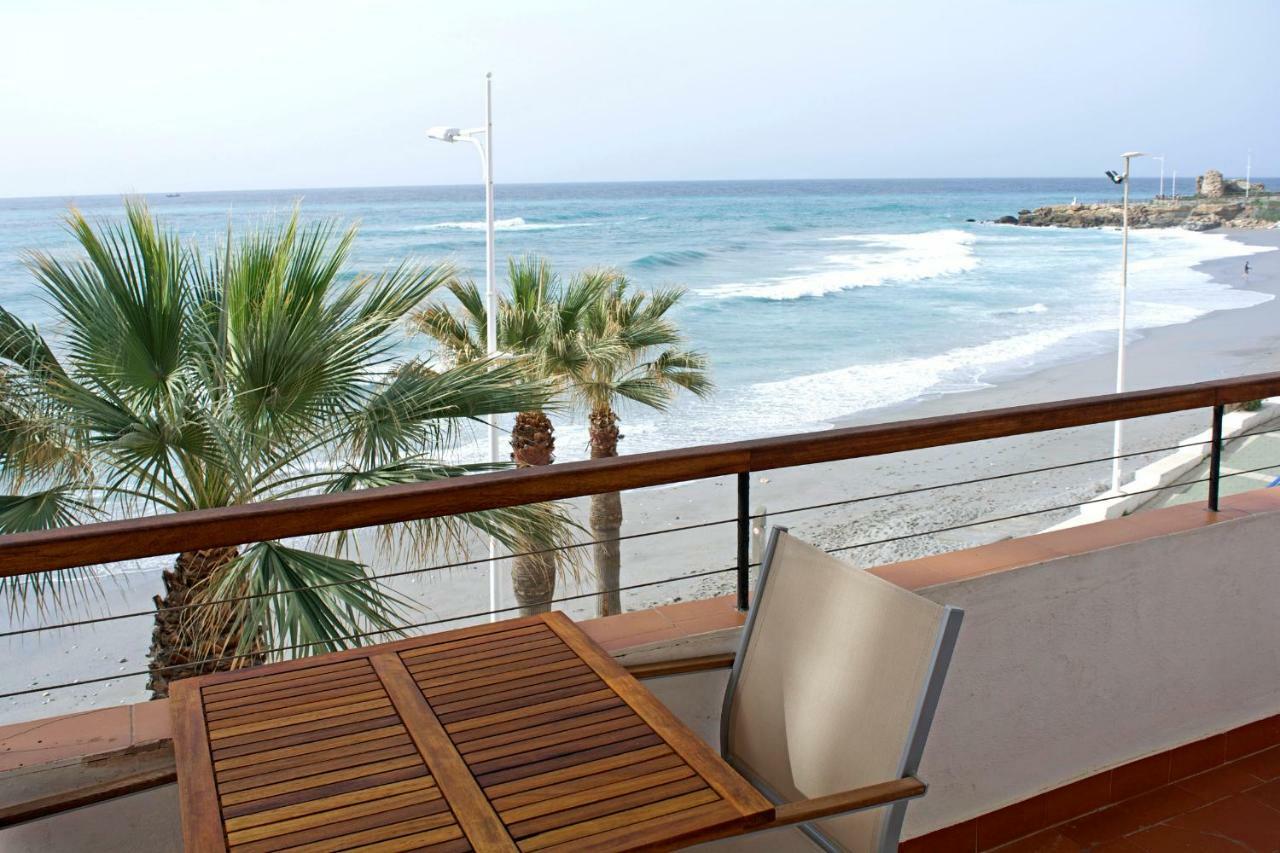 Apartamentos Playa Torrecilla Nerja Bagian luar foto