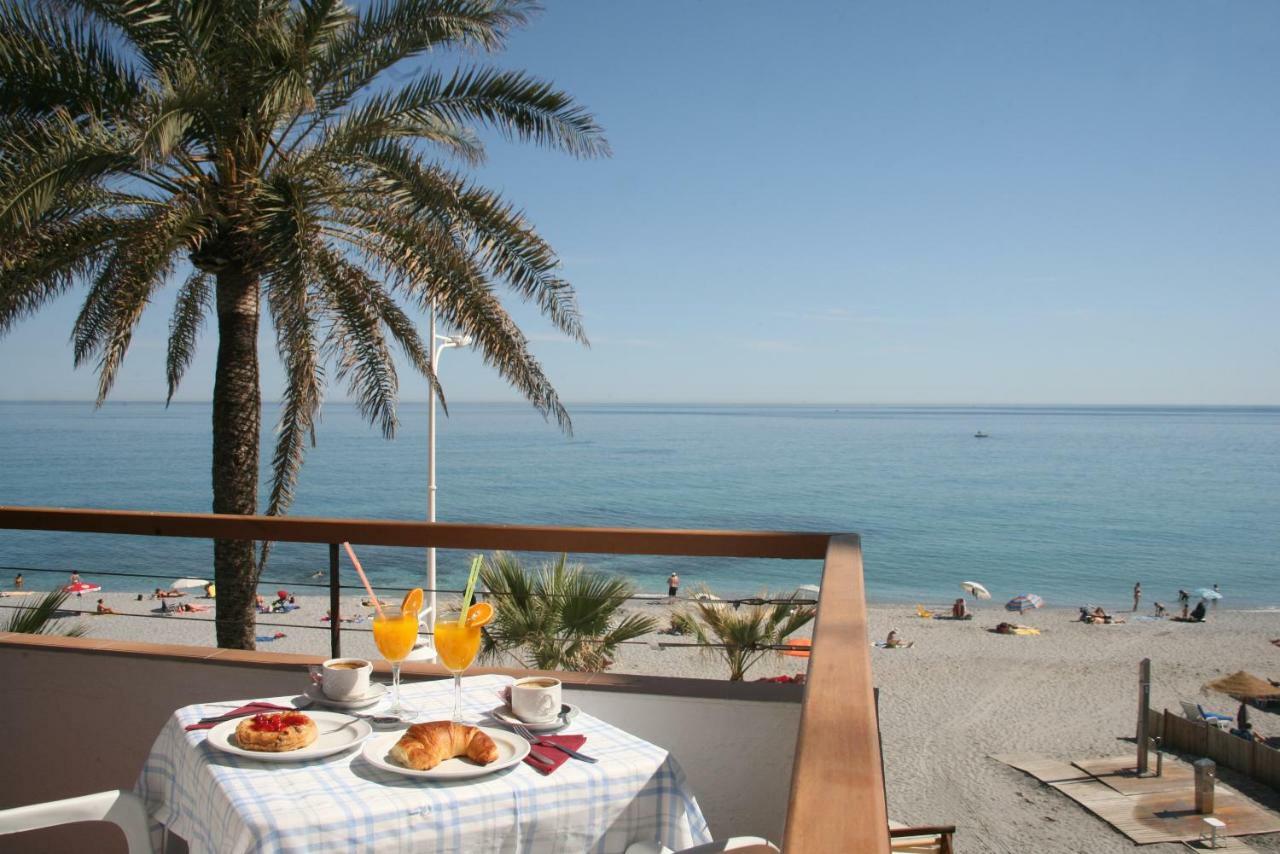 Apartamentos Playa Torrecilla Nerja Bagian luar foto