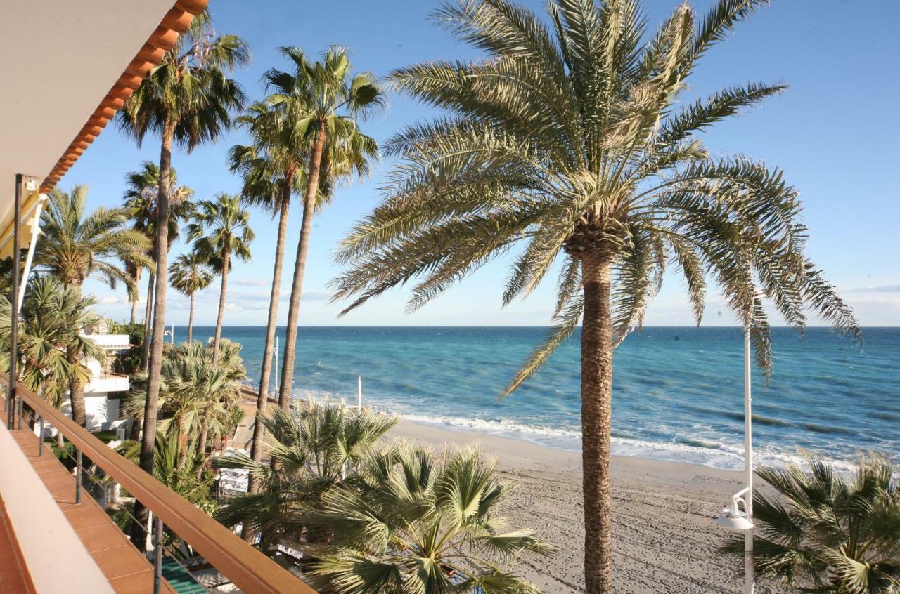 Apartamentos Playa Torrecilla Nerja Bagian luar foto