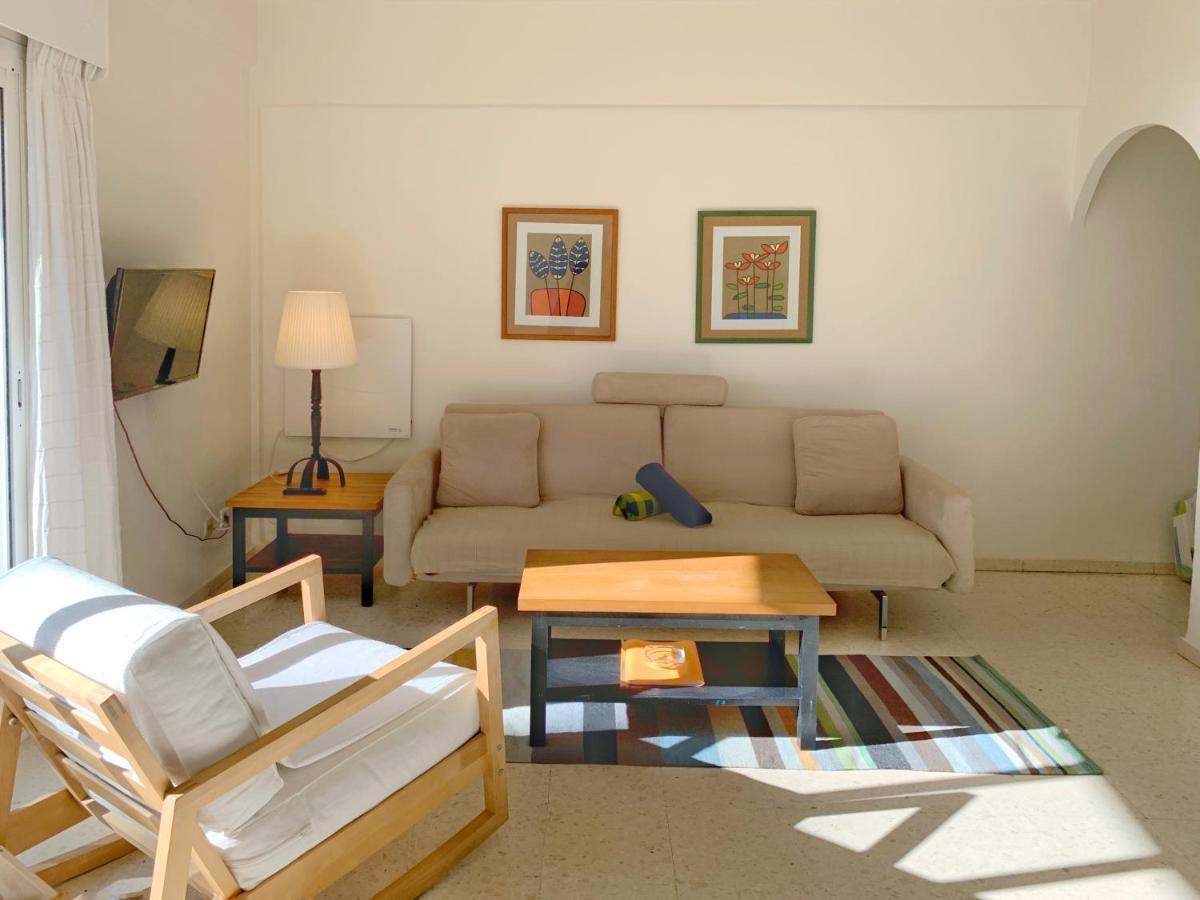 Apartamentos Playa Torrecilla Nerja Bagian luar foto